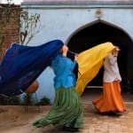 अभिनेत्री भूमि पेडनेकर व तापसी पन्नू