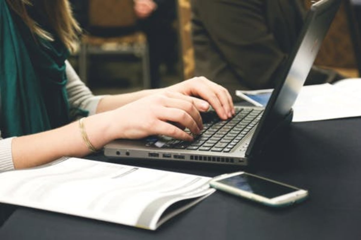 PC sales annual growth for the first time in years 2019