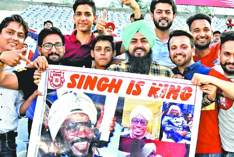 Public Crazy for Cricket Match and Cricketers, Virat Kohli