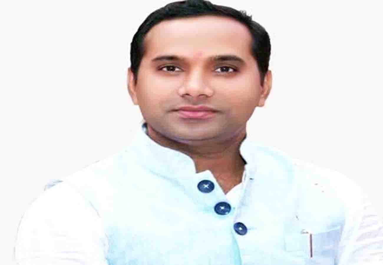 sp mlc sunil sajan Racial comment on sakshi maharaj and target yogi lok sabha election 2019