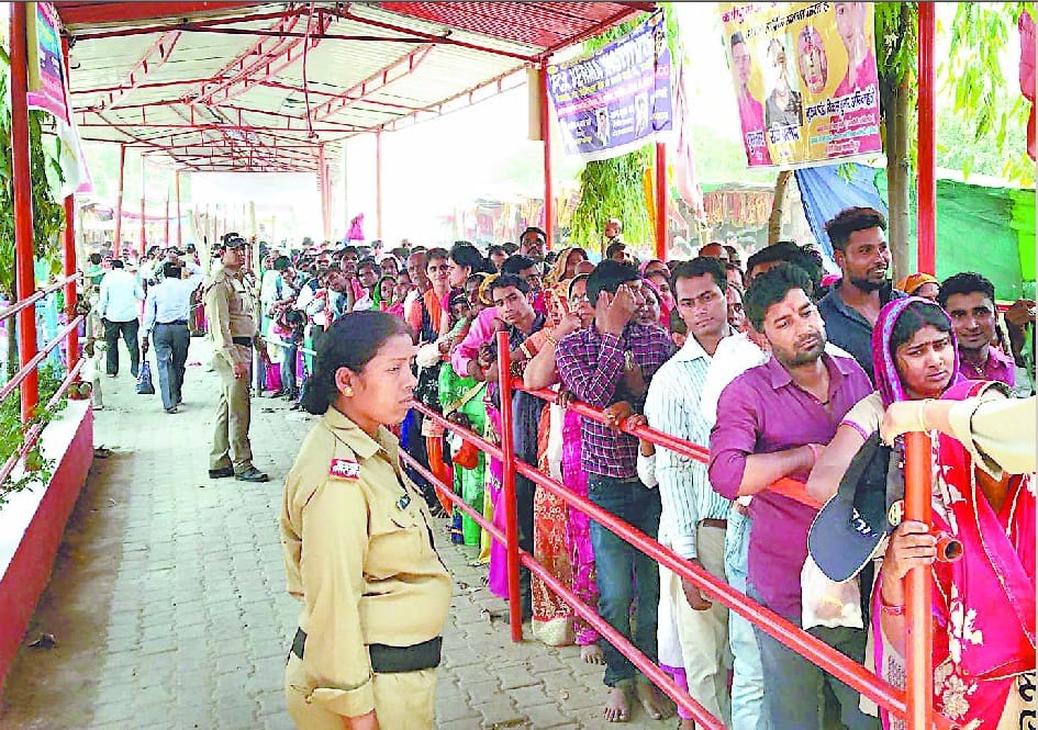 200 meter long line for the worship of the Goddess