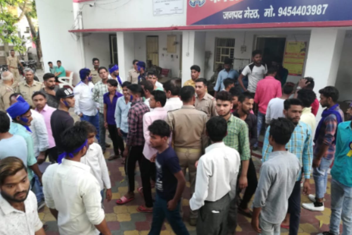 many injured after two parties fight over Ambedkar Jayanti julus in meerut dehat