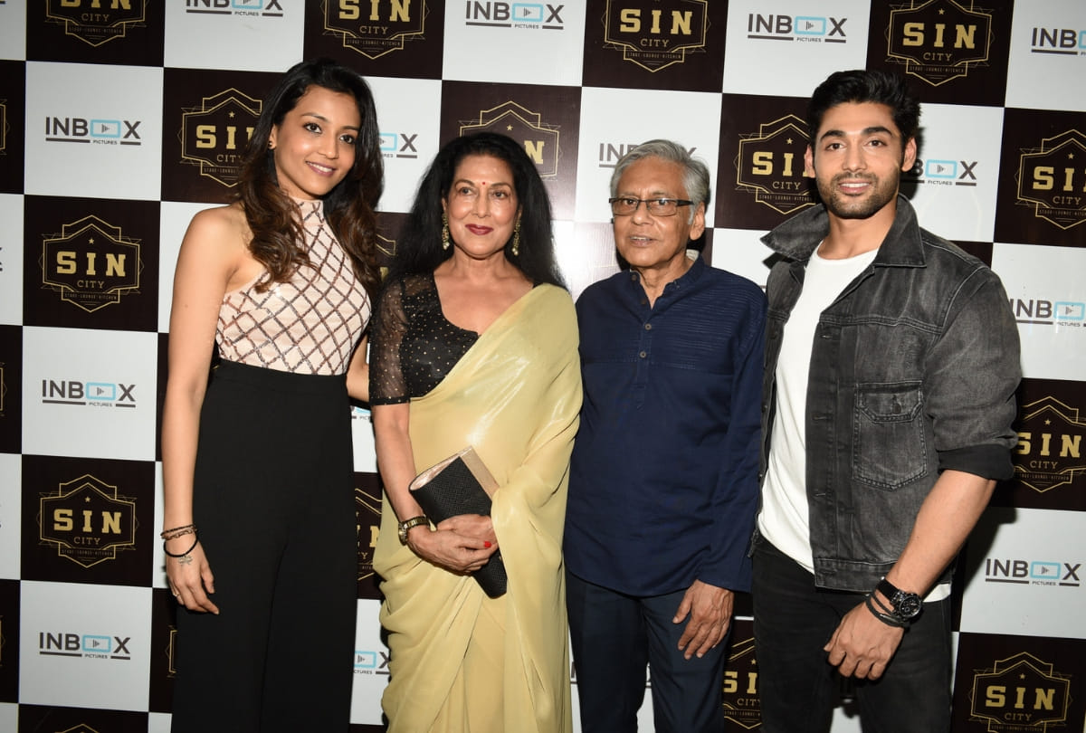 SATISH KAUSHIK BIRTHDAY BASH tusshar kapoor gulshan grover and many stars reached