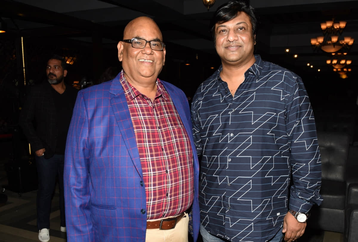 SATISH KAUSHIK BIRTHDAY BASH tusshar kapoor gulshan grover and many stars reached