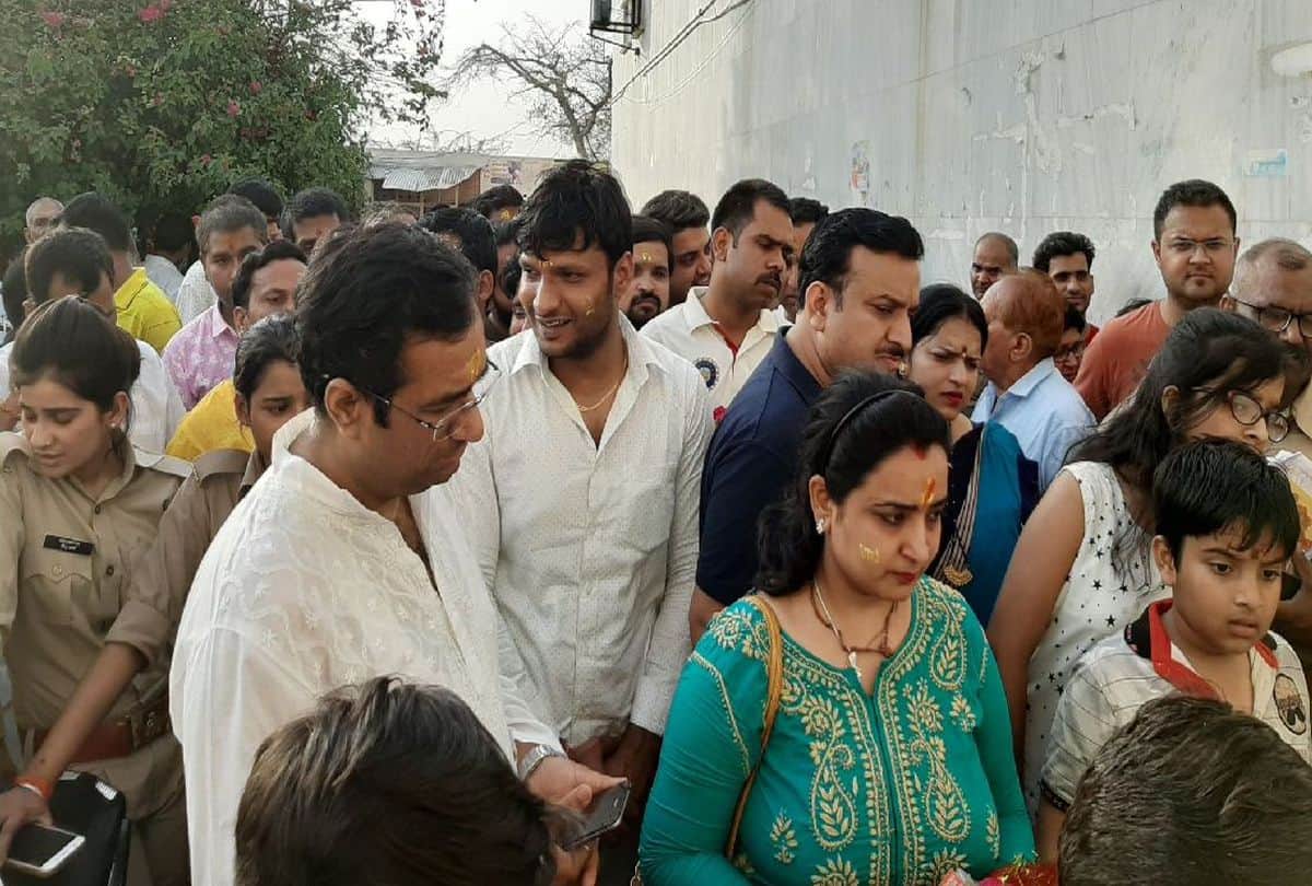 Purohits closed door of shriji temple barsana