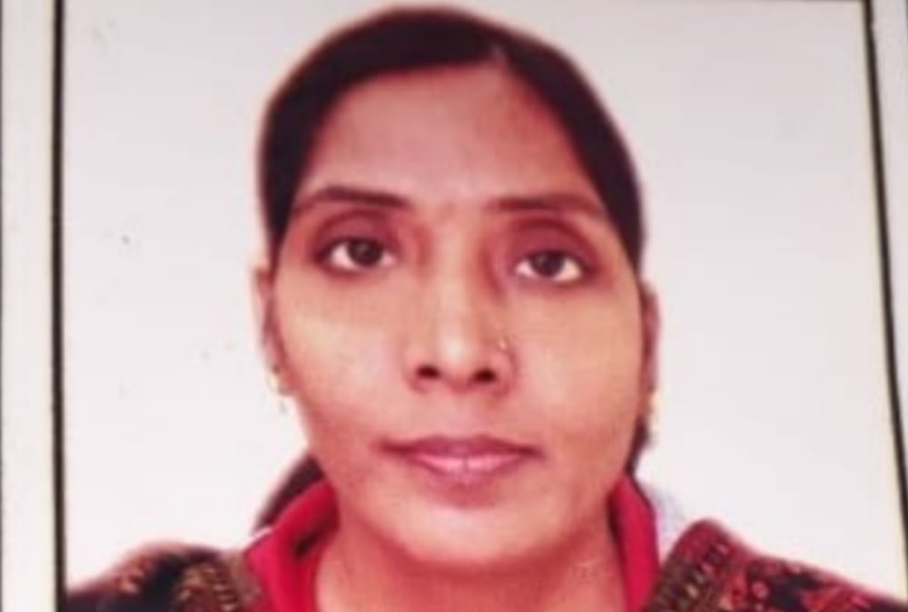 Woman commits suicide in DRM office in Lucknow.