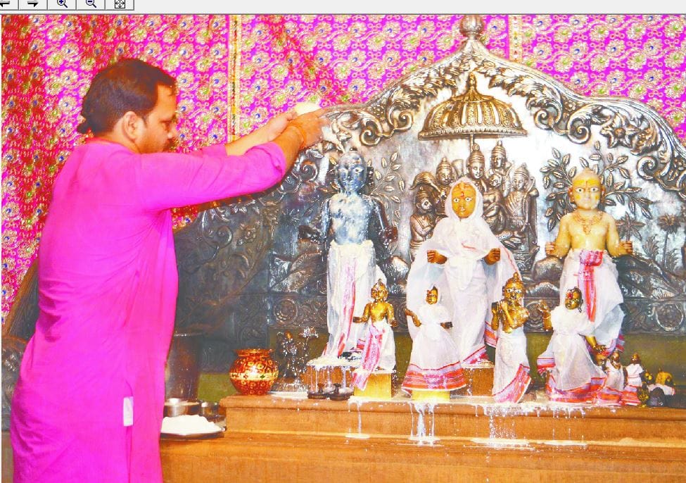 कान्हा की नगरी में प्रभु राम की जय जयकार