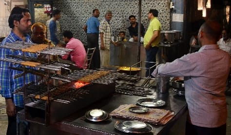 नवरात्र के बाद संडे- एक ही दिन में 20 लाख रुपये का मीट खप गया