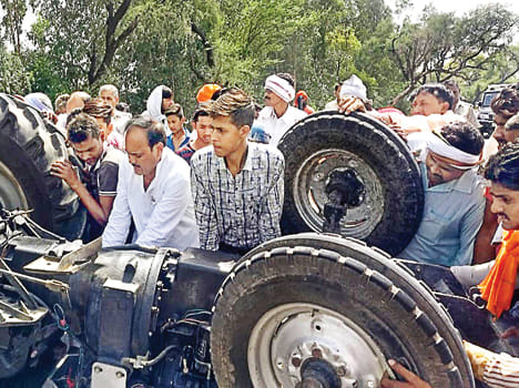 Tractor reflex, death of one in hamirpur