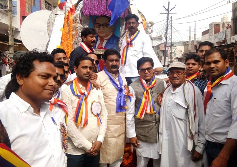 बाबा साहब के आदर्शों पर चलने का लिया संकल्प, गूंजे जय भीम के नारे