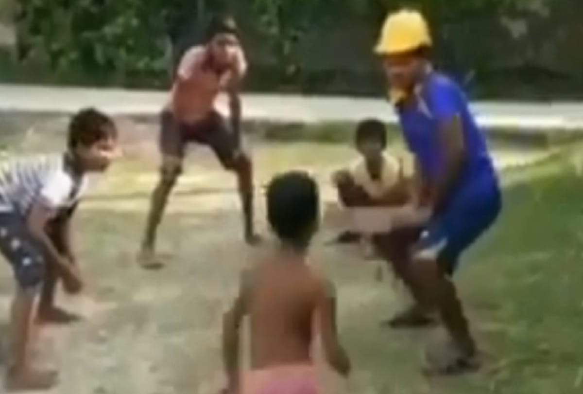 batsman catch out without ball funny cricket video viral new internet sensation