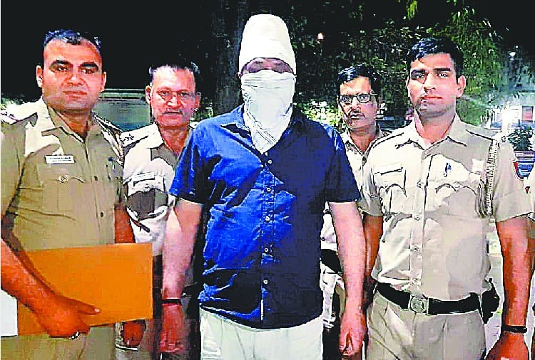 सतनाम मेडिकोस का मालिक 6 सौ नशीले सिरप और 4 सौ टेबलेट के साथ गिरफ्तार