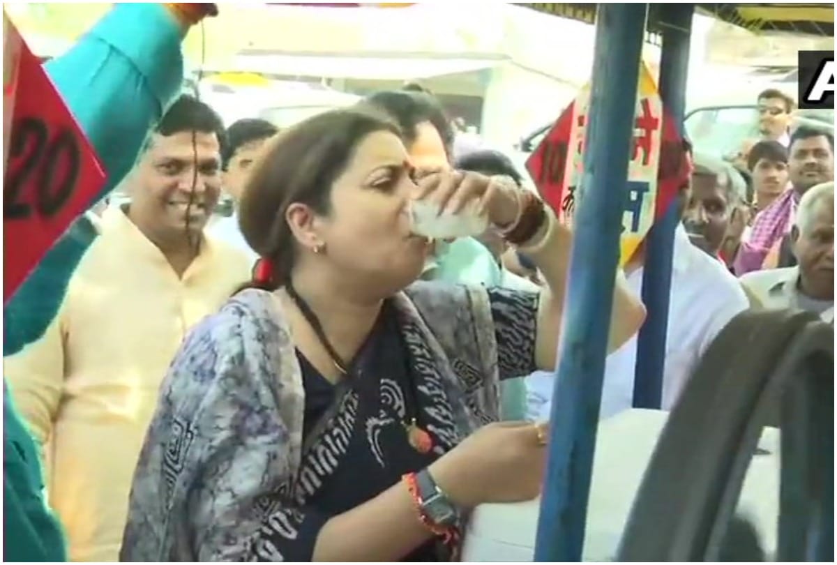 Lok Sabha Chunav 2019: BJP Candidate Smriti Irani drinks sugarcane juice campaigning in Amethi