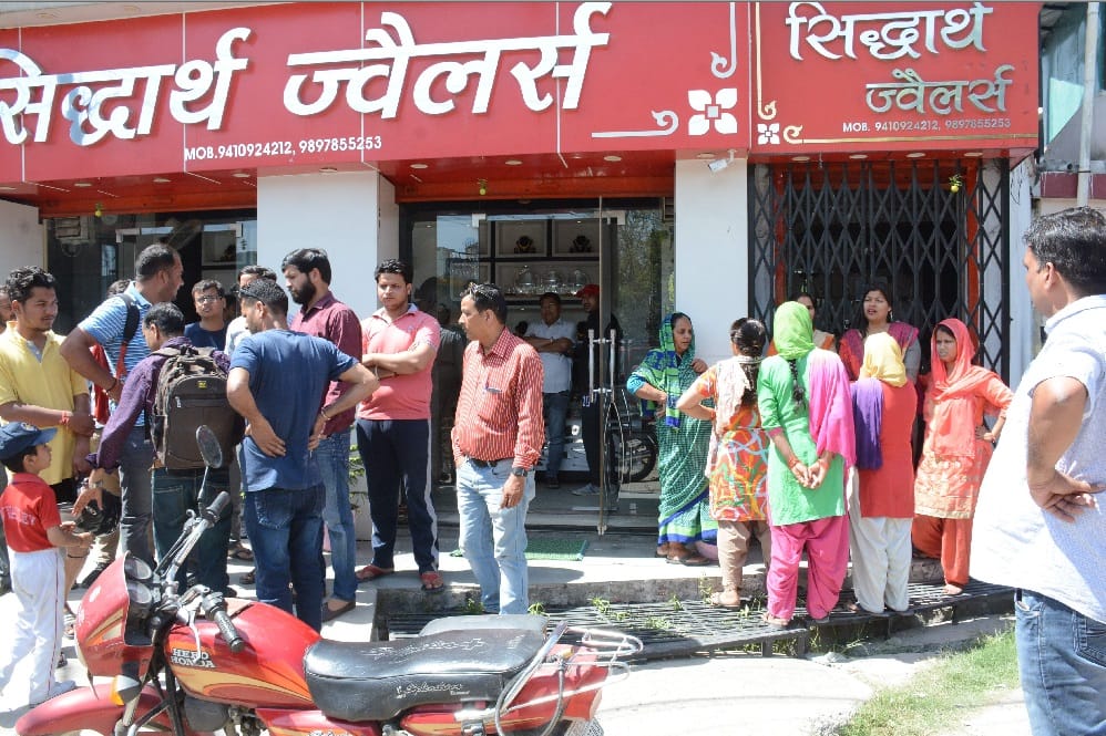 Dehradun jewellery shop Loot case Connection with bijnor courtroom Murder Victim