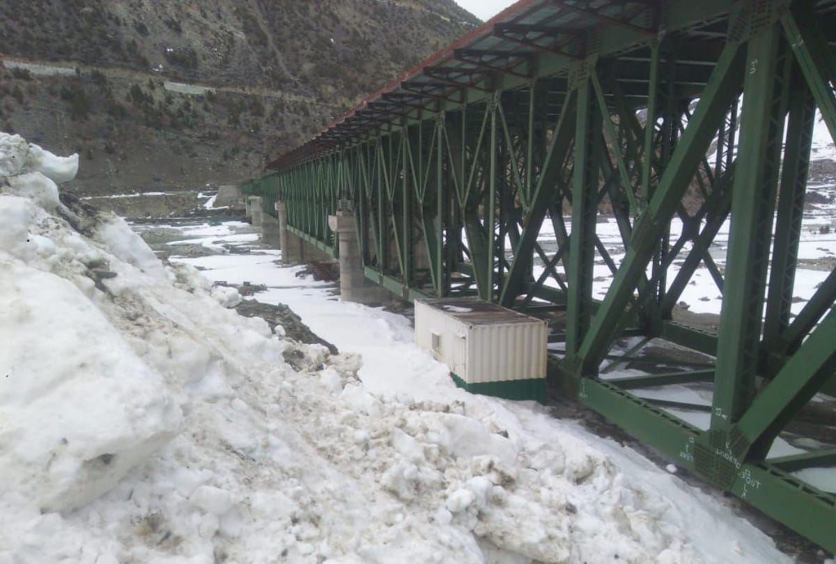 glacier fall on police check post in lahaul Valley