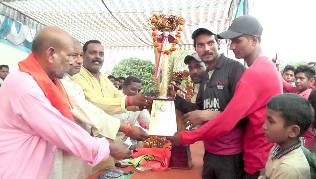 कप्तानगंज की टीम ने 15 रनों से जीता फाइनल