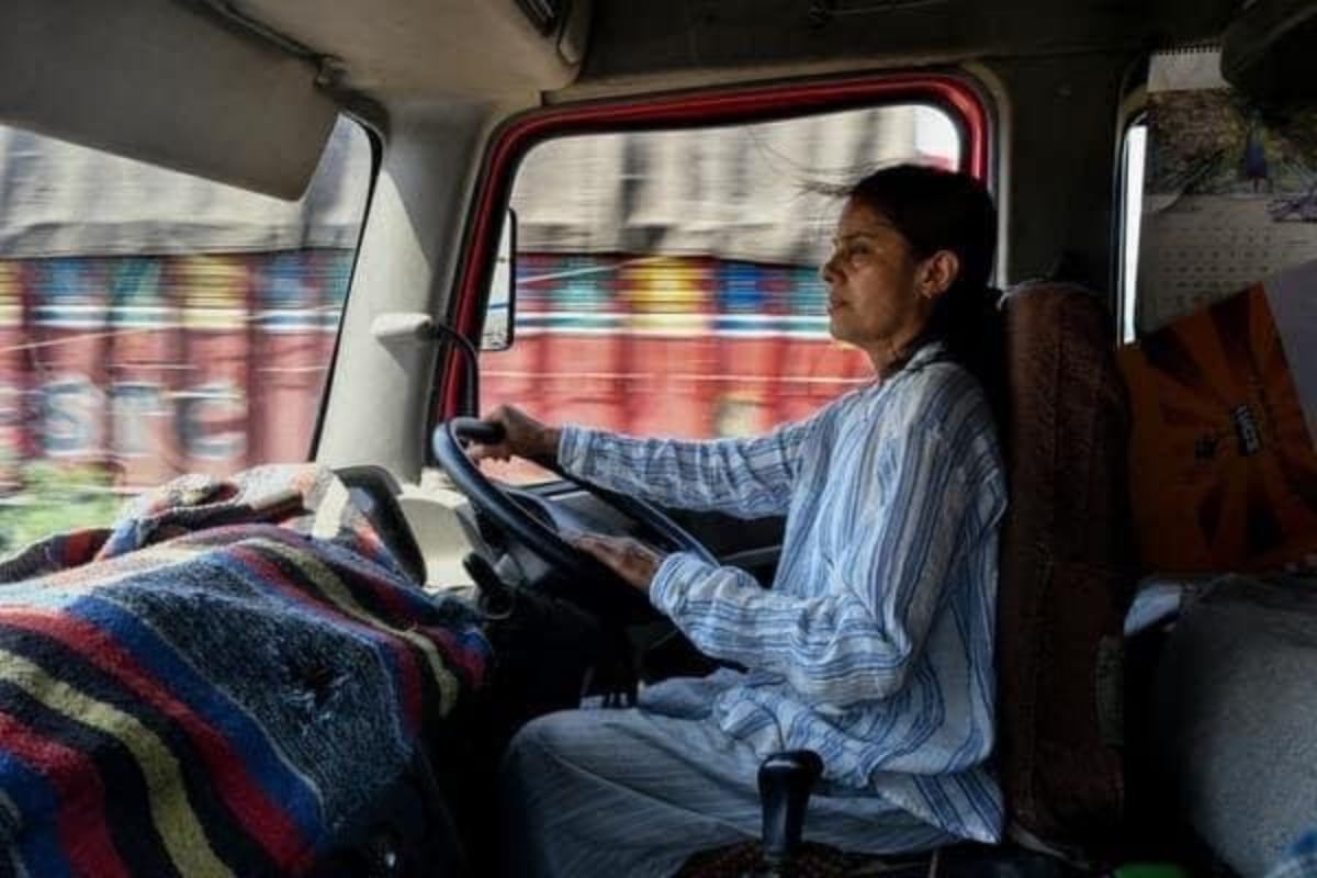 Story of Woman truck driver Yogita Raghuvanshi from Bhopal 