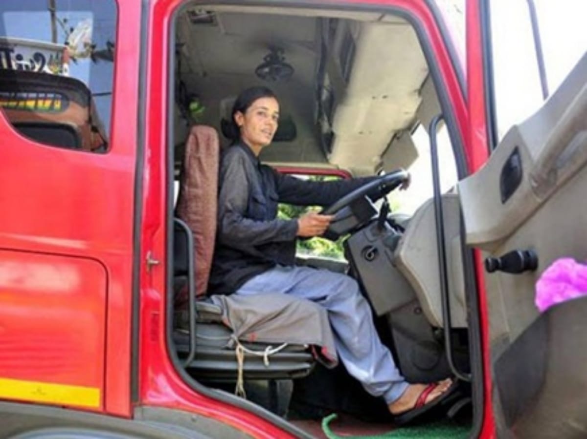Story of Woman truck driver Yogita Raghuvanshi from Bhopal 