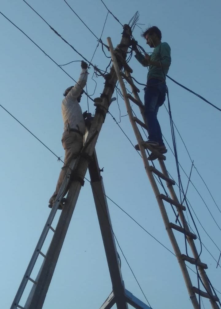 रात में तेज अंधड़, 500 गांवों की बिजली आपूर्ति गुल