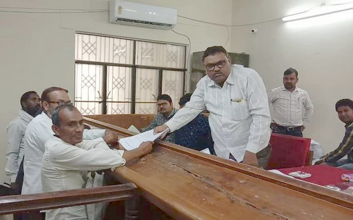 Nominations form buy for nirahua and akhilesh for loksabha election 2019