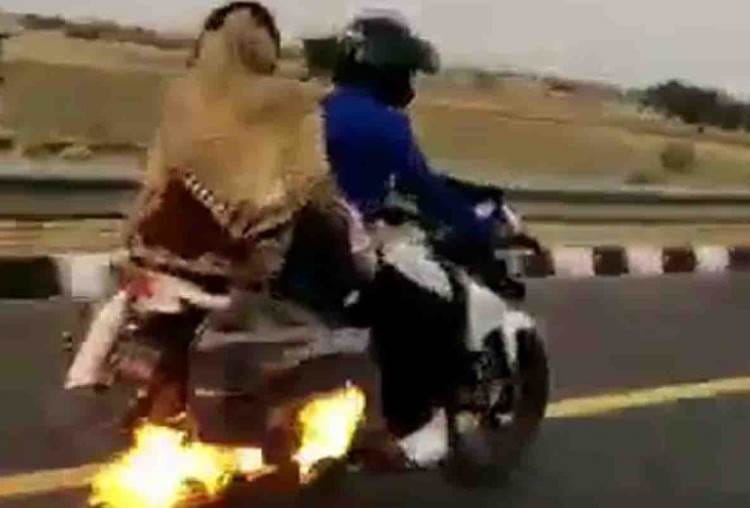 dgp praises policemen who saved a family's life from burning bike