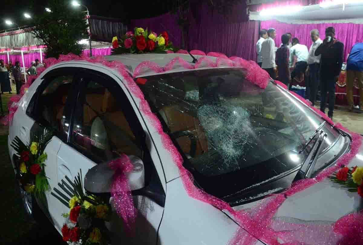 Prayagraj: Hostels fuss in guest house, demolition of vehicles