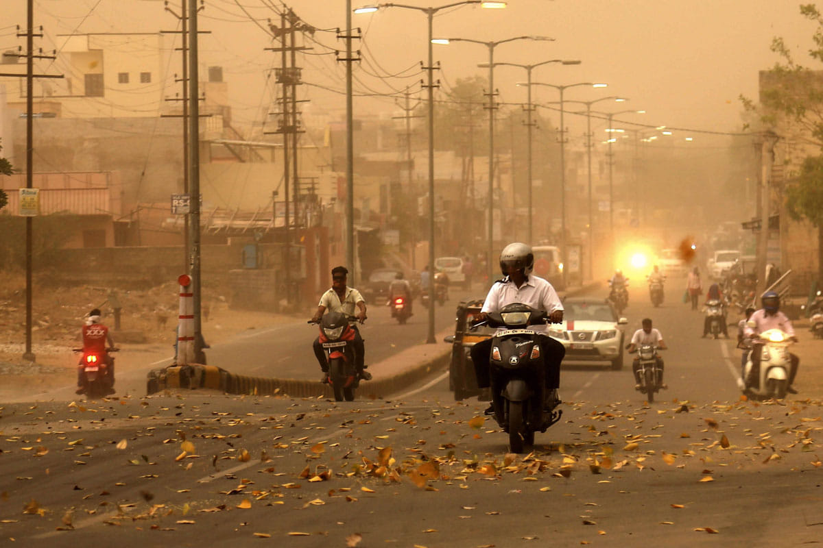 Late night dust storm hits Delhi NCR