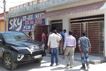 doctor left cotton in woman's Uterus in lucknow