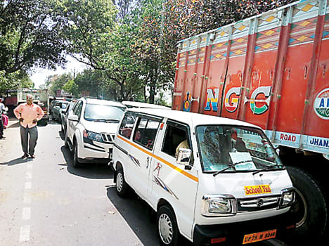 Uncontrollable truck reflex, jammed jam, passers bother