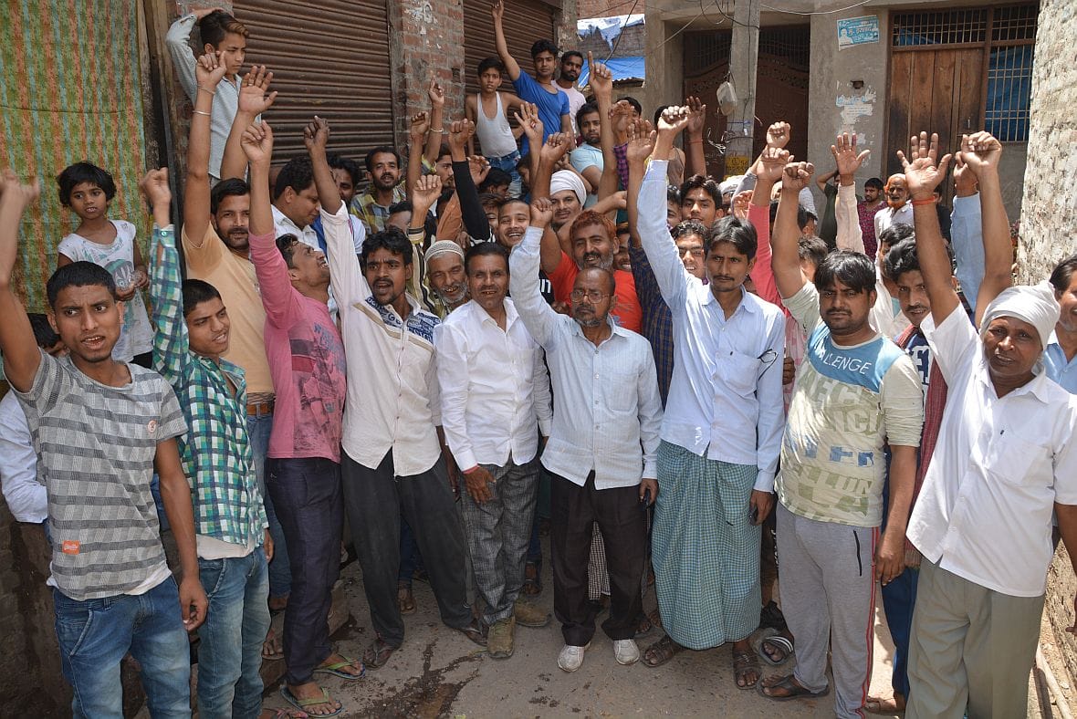जुड़ाई मजदूरों ने की हड़ताल, चूड़ी जुड़ाई के अड्डे बंद