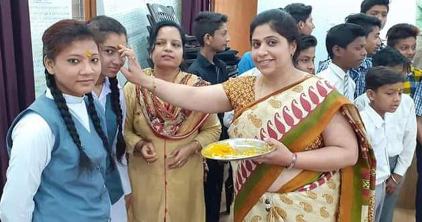जीजीआईसी कलालघाटी में नव प्रवेशी छात्राओं को किया सम्मानित