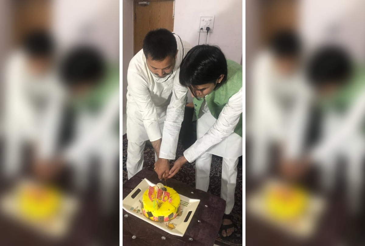 Lok Sabha Chunav 2019: Tejashwi Yadav wishes elder brother Tej Pratap on his Birthday