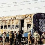 समझौता एक्सप्रेस ट्रेन का क्षतिग्रस्त डिब्बा