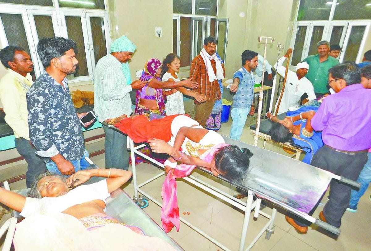 3 devotee dead in a road accident tractor crash mainpuri