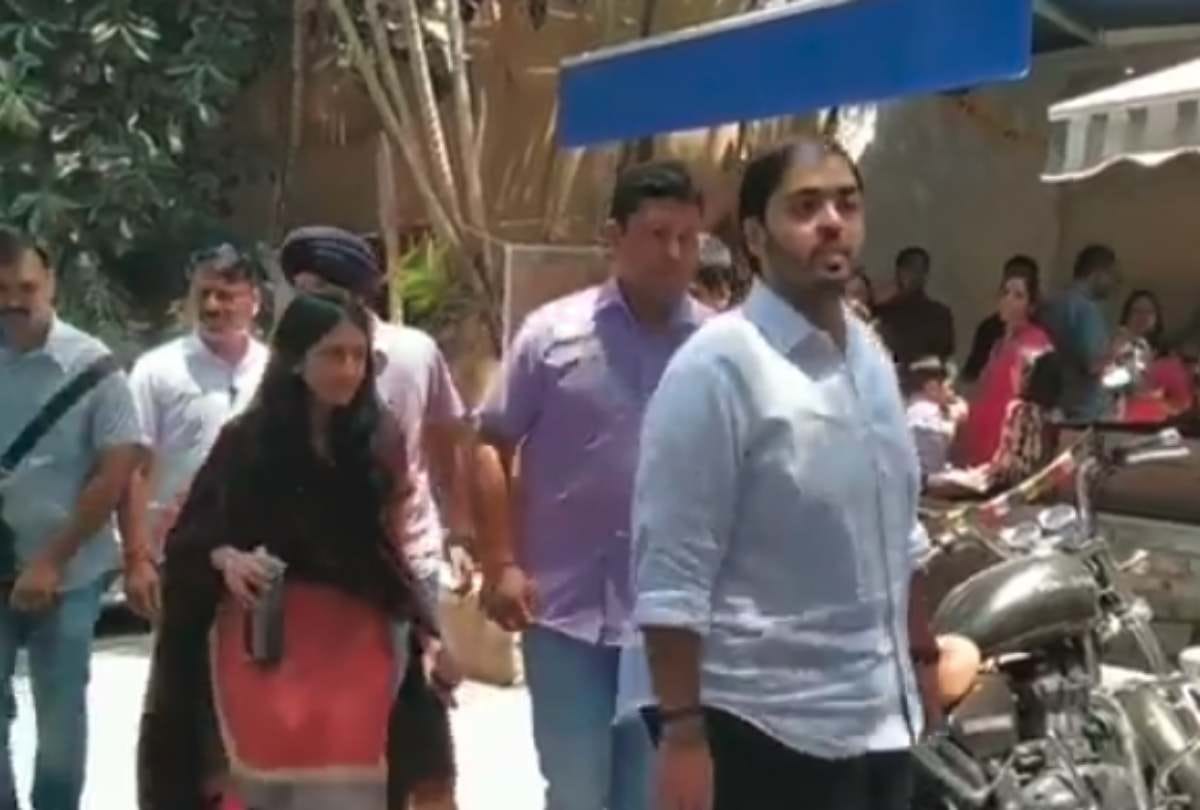 anant ambani and radhika merchant spotted at store launch