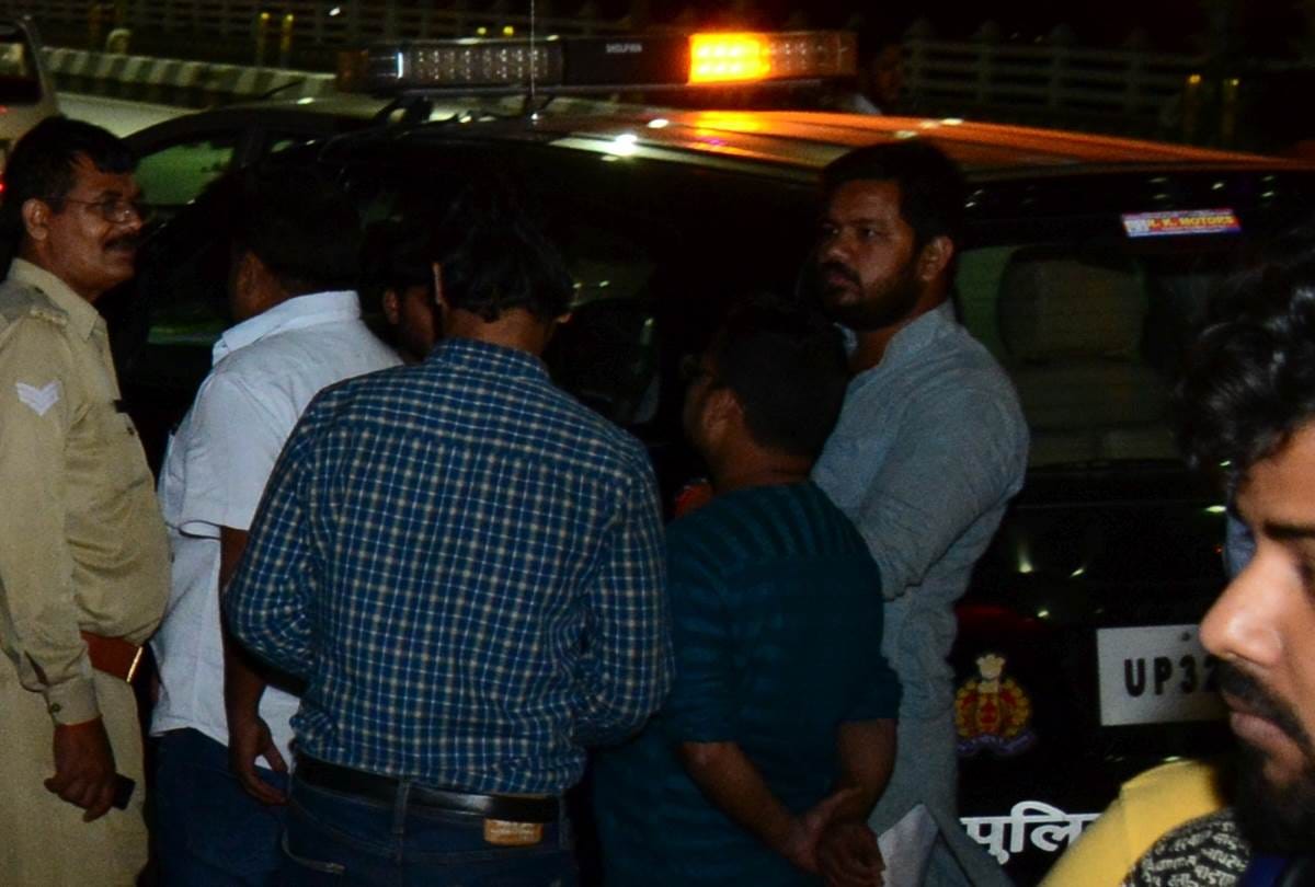 man jumped in gomti in lucknow