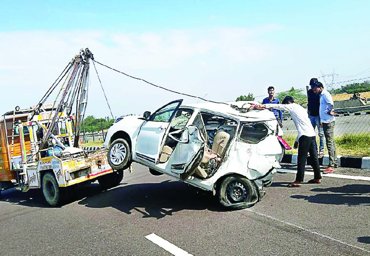 Two medical students died in road accident on Expressway