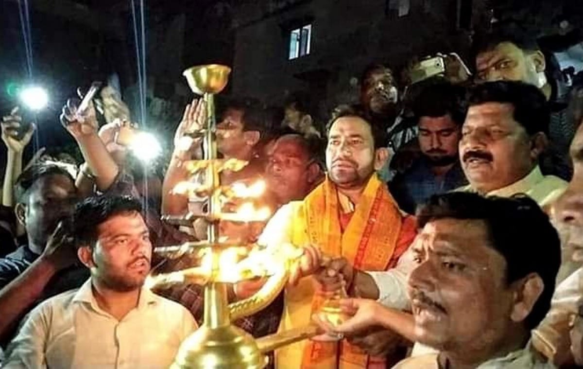 Lok sabha election 2019 nirahua in varanasi with rickshaw BJP