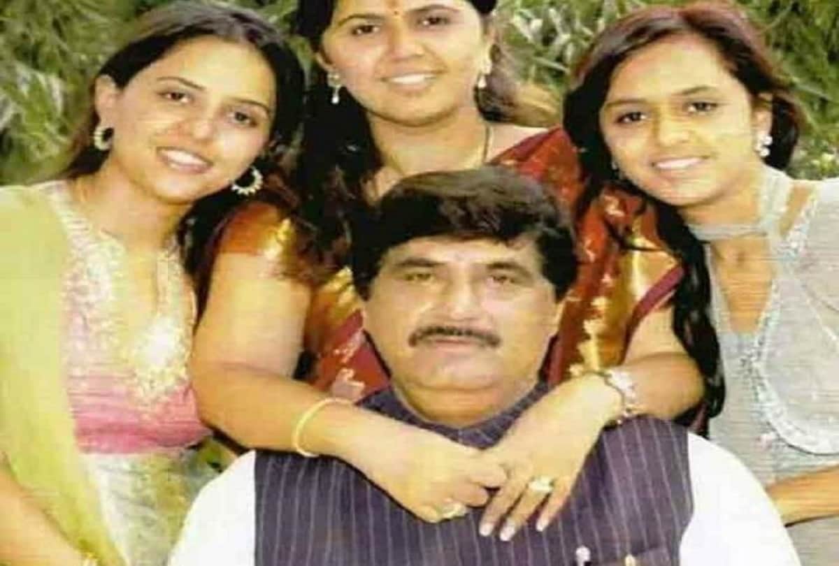 Daughters performed last rites Atal Bihari Vajpayee Sushma Swaraj Gopinath Munde Govind pansare