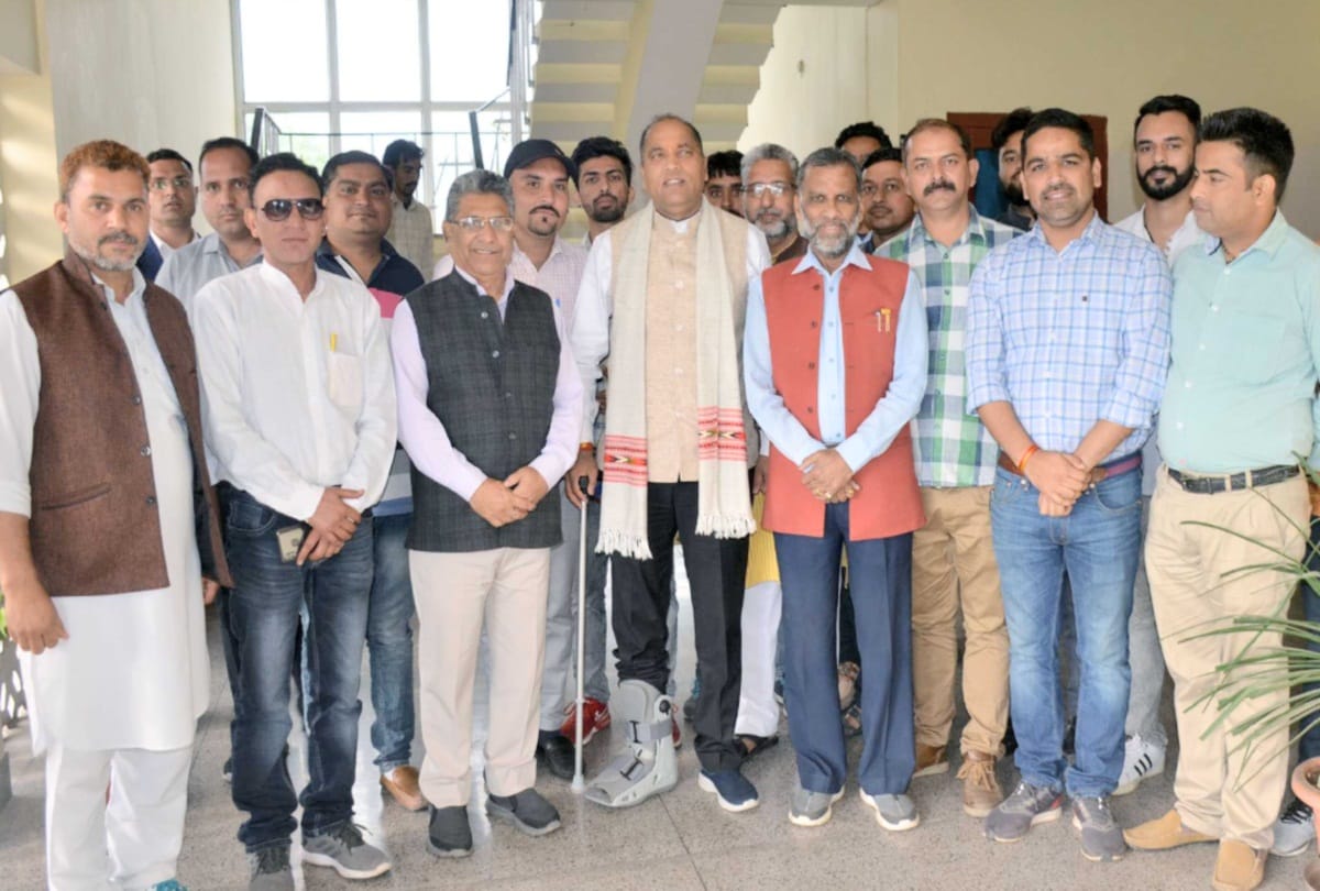 lok sabha election 2019: cm jairam thakur reached in rss meeting with the help of Stick