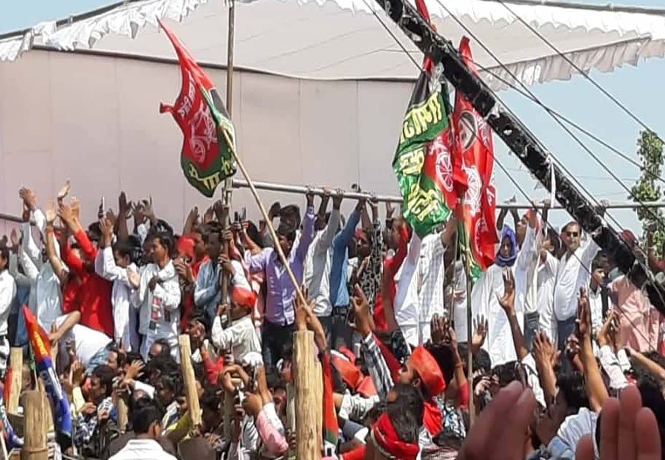 akhilesh and dimple yadav in farrukhabad, lok sabha elections 2019