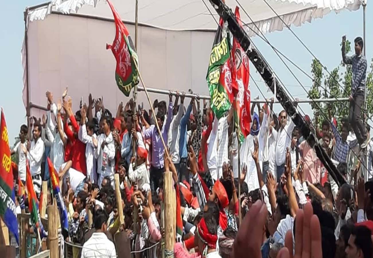 akhilesh and dimple yadav in farrukhabad, lok sabha elections 2019