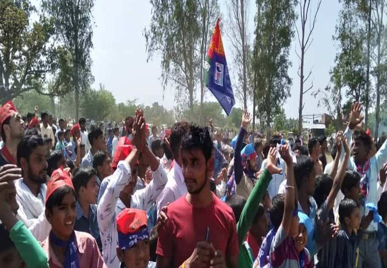 akhilesh and dimple yadav in farrukhabad, lok sabha elections 2019