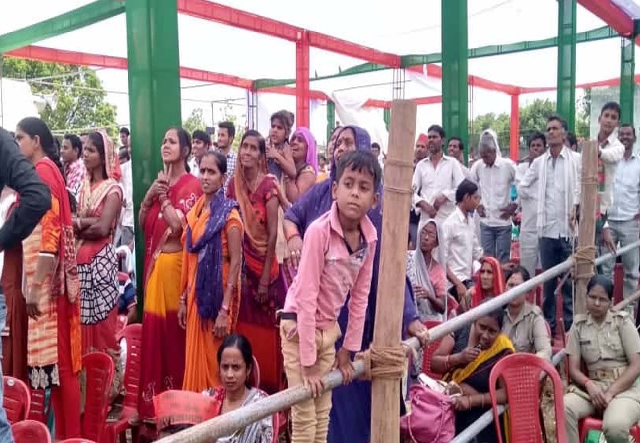 akhilesh and dimple yadav in farrukhabad, lok sabha elections 2019