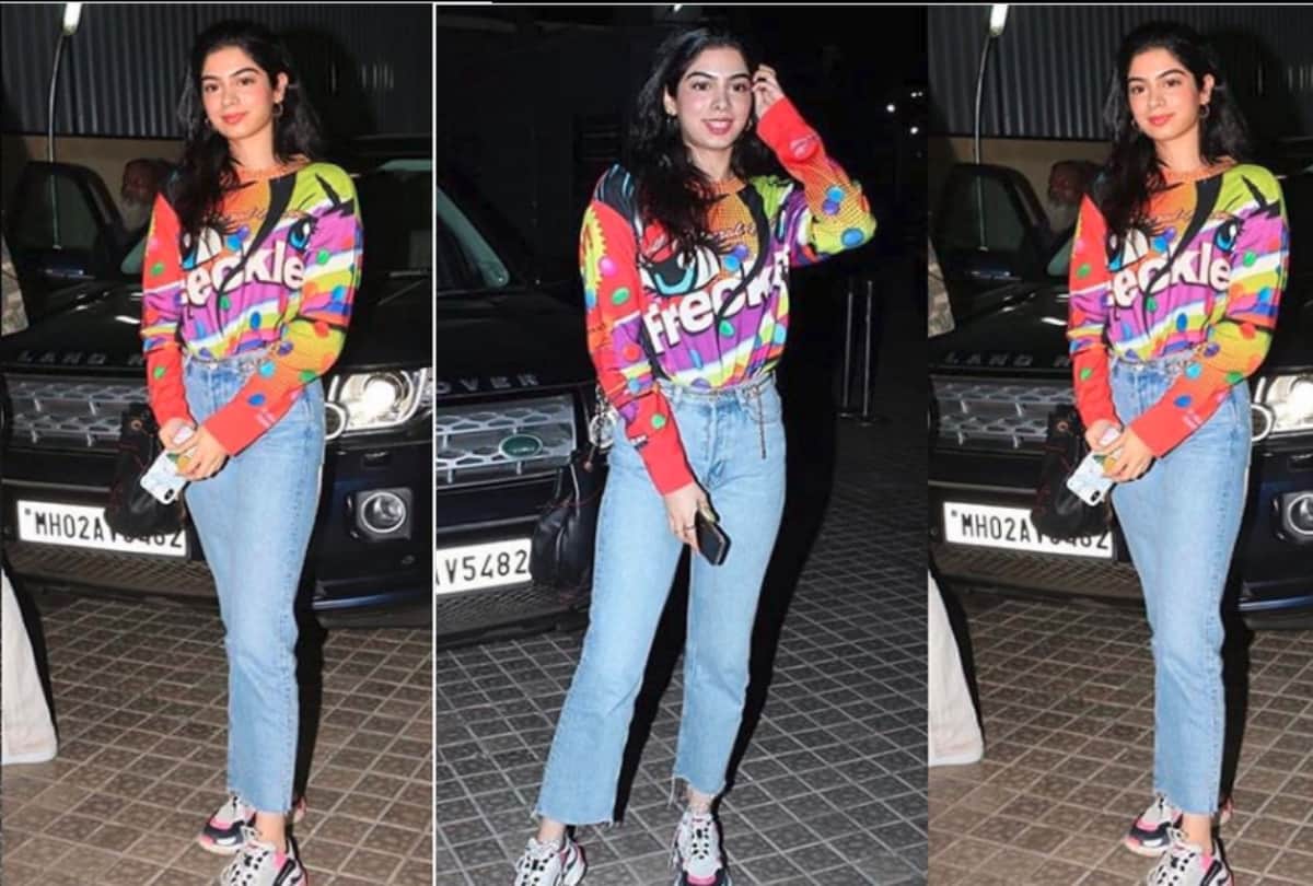 khushi kapoor steals the limelight looking gorgeous at kalank screening