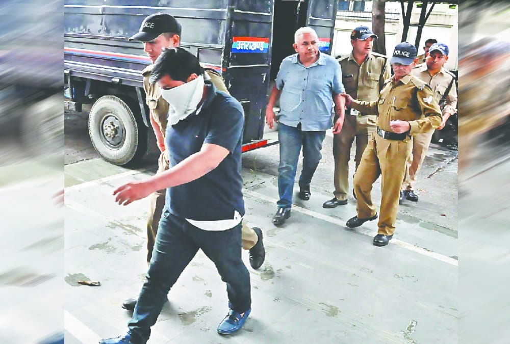 Congress leader and three policemen sent to jail in judicial custody for loot case
