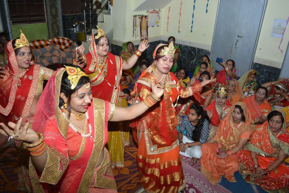 गूंजा अहिंसा का संदेश, भव्यता के साथ निकाली भगवान महावीर की शोभायात्रा