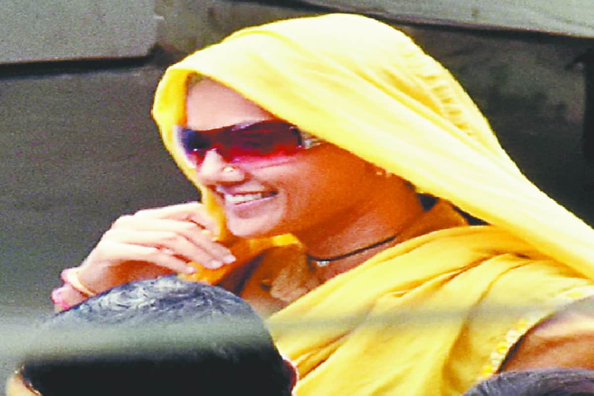 Shooting of Saand Ki Aankh at Partapur railway station in Meerut, and look of Taapsee and Pednekar