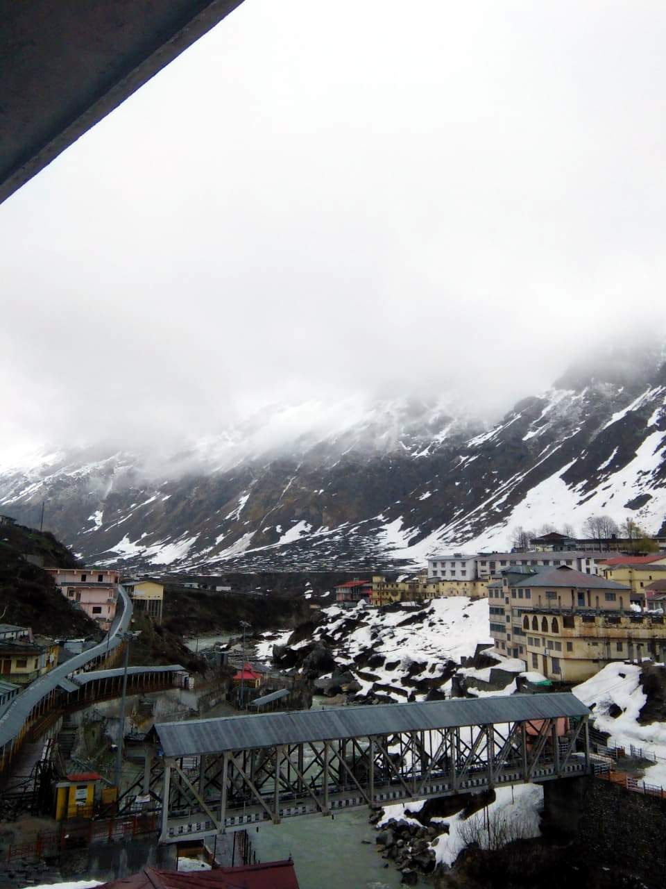 snowfall in kedarnath badrinath hemkund