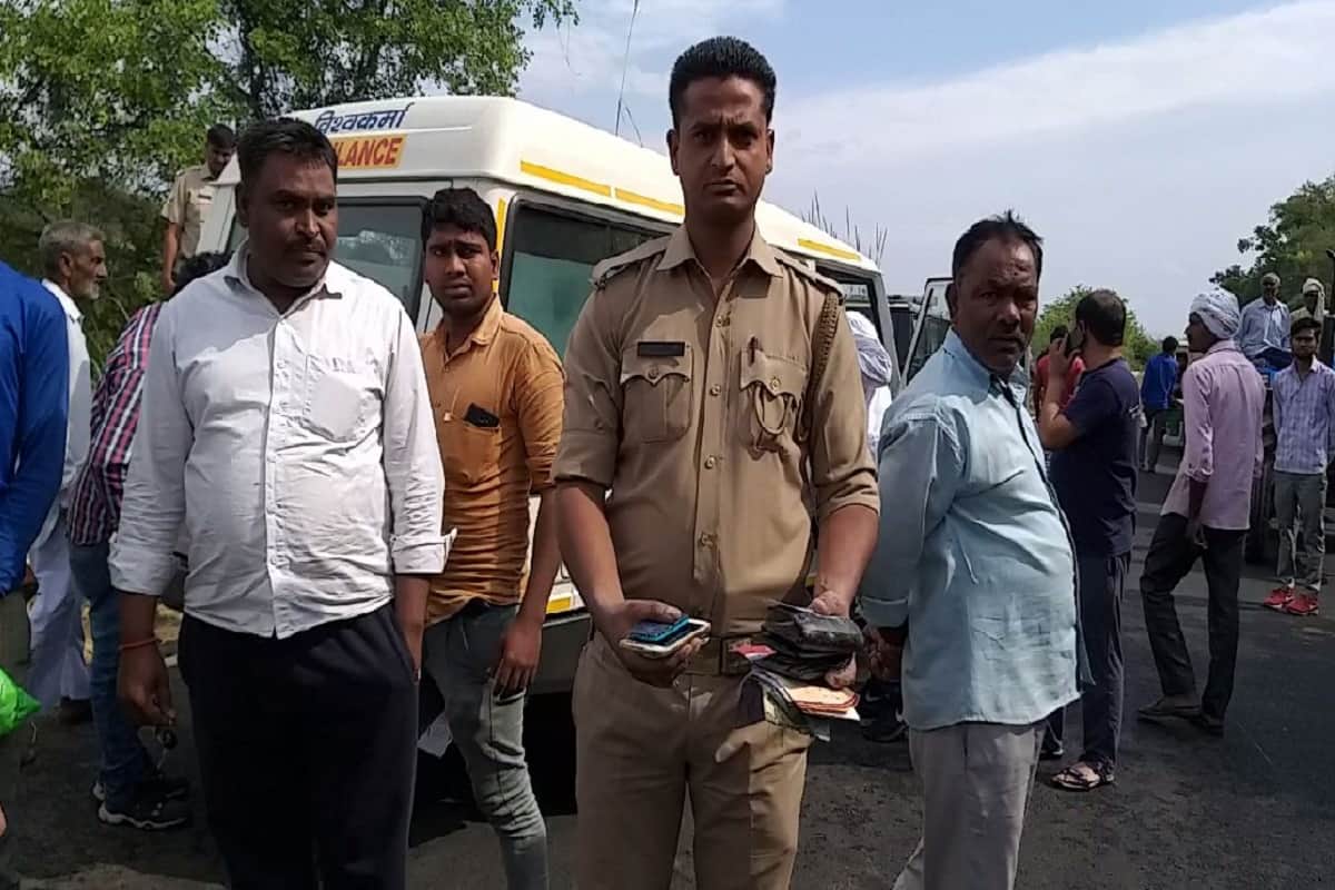 Scorpio car fall in khatauli gang canal at muzaffarnagar and three friend dies